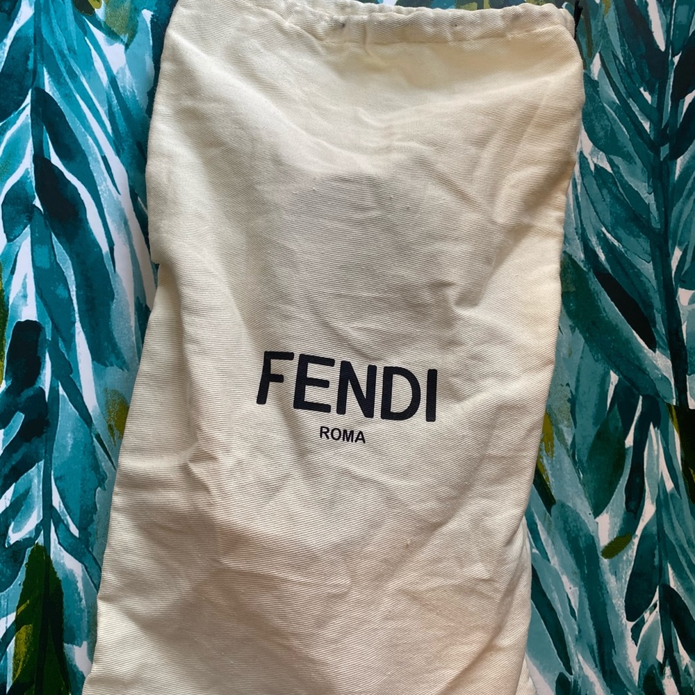 Men’s Fendi Flip Flops size 10 - Picture 5 of 9